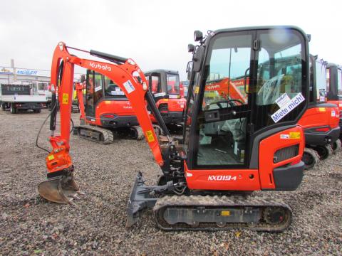 Kubota KX 019-4 – Frontansicht (Bild 1)