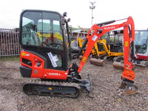 Kubota KX 019-4 – Heckansicht (Bild 4)