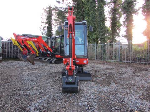 Kubota KX 019-4 – Seitenansicht links (Bild 2)