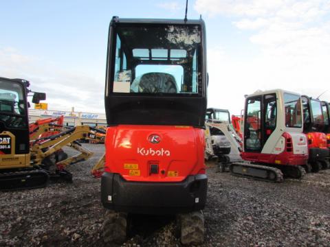 Kubota KX 019-4 – Heckansicht (Bild 4)