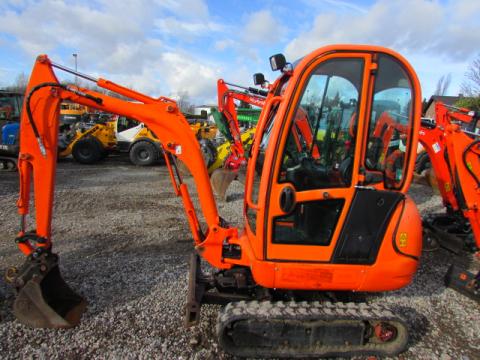 JCB 8018 CTS – Heckansicht (Bild 4)