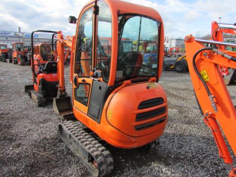 JCB 8018 CTS – Innenraum (Bild 5)