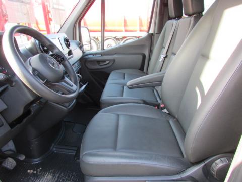 Mercedes-Benz Sprinter 519 CDI mit Sattelzugmaschine Veldhuizen – Heckansicht (Bild 16)