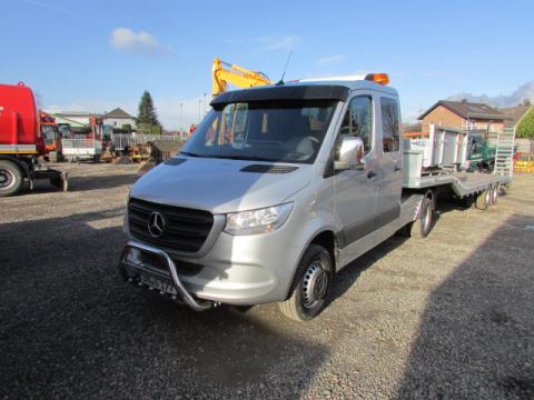 Mercedes-Benz Sprinter 519 CDI mit Sattelzugmaschine Veldhuizen – Seitenansicht links (Bild 2)