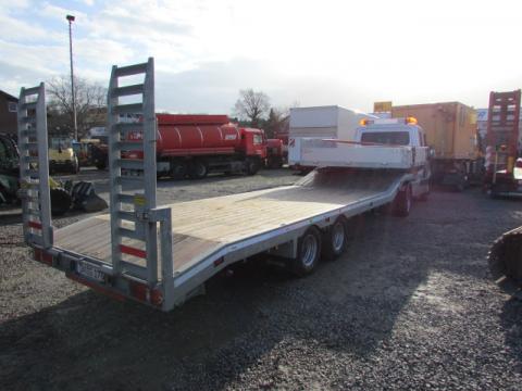 Mercedes-Benz Sprinter 519 CDI mit Sattelzugmaschine Veldhuizen – Innenraum (Bild 5)