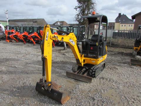 JCB 8014 CTS – Seitenansicht links (Bild 2)