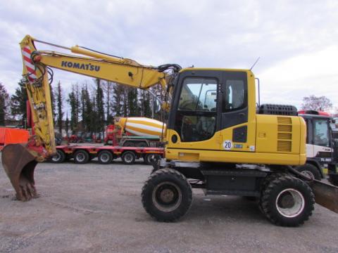 Komatsu PW 148-8 – Frontansicht (Bild 1)