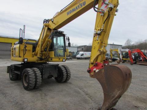 Komatsu PW 148-8 – Seitenansicht rechts (Bild 3)