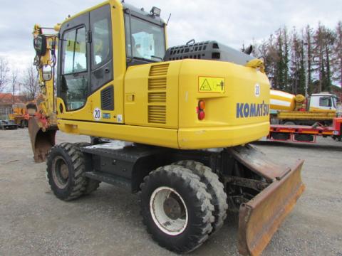 Komatsu PW 148-8 – Innenraum (Bild 5)