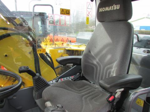 Komatsu PW 148-8 – Technikdetail (Bild 12)