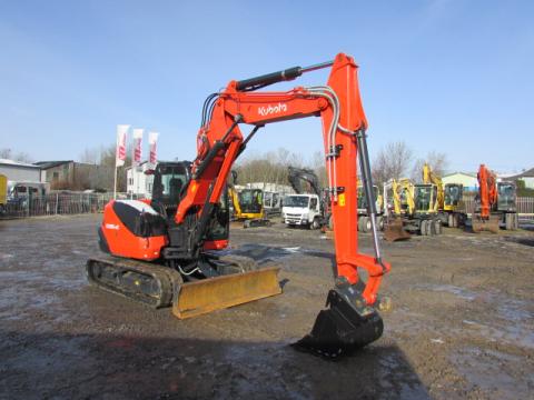 Kubota KX 080-4 – Seitenansicht links (Bild 2)