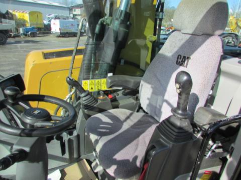 Caterpillar M 318 F  – Seitenansicht links (Bild 14)