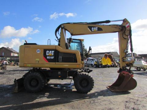 Caterpillar M 318 F  – Innenraum (Bild 5)