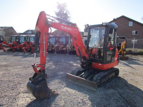Kubota KX 061-3 – Seitenansicht links (Bild 2)