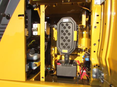Caterpillar 320 GC  – Detailaufnahme Motor (Bild 19)