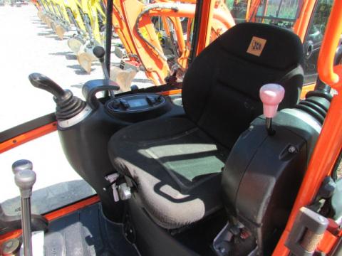 JCB 8018 CTS  – Detailaufnahme Motor (Bild 7)