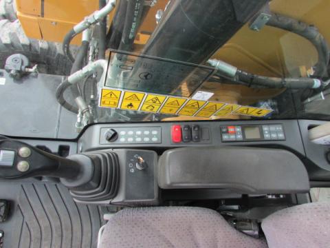 Caterpillar M 318 F  – Innenraum (Bild 17)