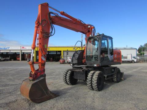 Hitachi ZX 140 W-3 – Seitenansicht links (Bild 2)