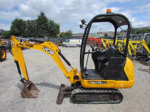 JCB 8014 – Frontansicht (Bild 1)