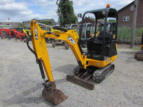 JCB 8014 – Seitenansicht links (Bild 2)