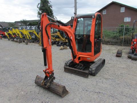 JCB 8018 CTS  – Seitenansicht links (Bild 2)
