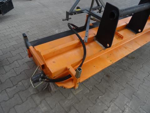 Bema 2300 Agrar Kehrbesen  – Heckansicht (Bild 4)