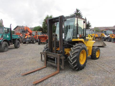 JCB 930 Geländestapler  – Seitenansicht links (Bild 2)