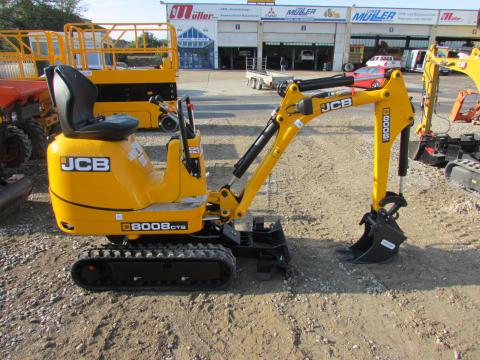 JCB 8008 CTS  – Seitenansicht links (Bild 2)