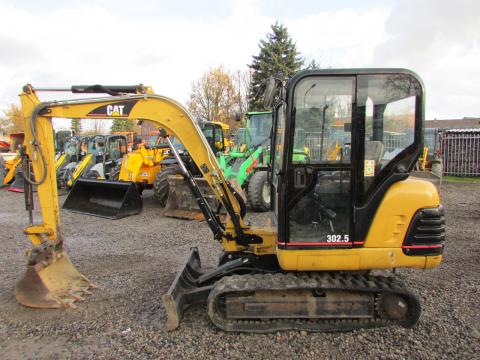 Caterpillar 302.5 – Frontansicht (Bild 1)