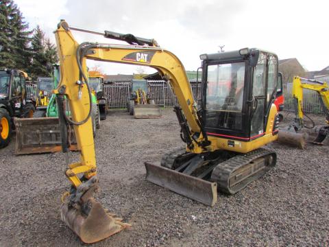 Caterpillar 302.5 – Seitenansicht links (Bild 2)