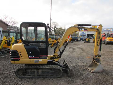 Caterpillar 302.5 – Heckansicht (Bild 4)