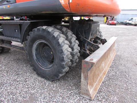 Hitachi ZX 140 W-3 – Seitenansicht links (Bild 14)