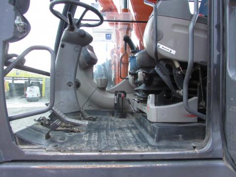 Hitachi ZX 140 W-3 – Seitenansicht rechts (Bild 15)