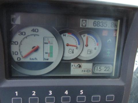 Hitachi ZX 140 W-3 – Detailaufnahme Kabine (Bild 18)