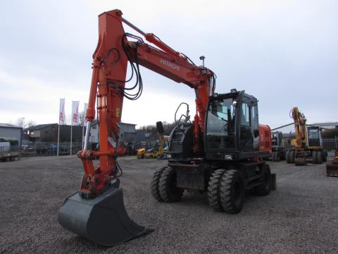 Hitachi ZX 140 W-3 – Seitenansicht rechts (Bild 3)