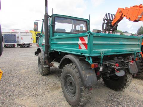 Unimog U 1200 – Detailaufnahme Motor (Bild 7)