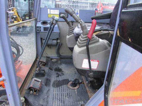 Hitachi EX 22-2 – Detailaufnahme Kabine (Bild 6)