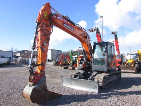 Doosan DX 140 LCR-5 – Seitenansicht rechts (Bild 3)