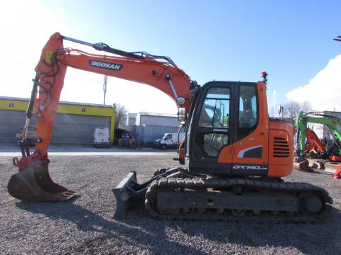 Doosan DX 140 LCR-5 – Detailaufnahme Kabine (Bild 6)