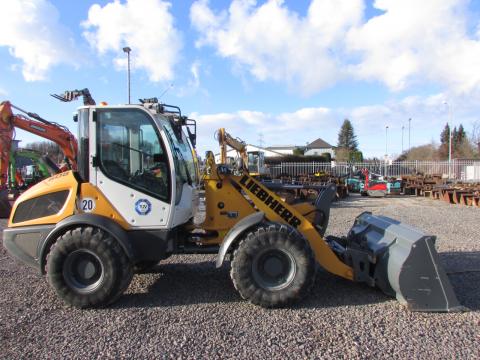 Liebherr 508 Compact  – Frontansicht (Bild 1)