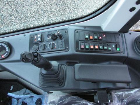 Liebherr L 506 C Compact  – Frontansicht (Bild 13)