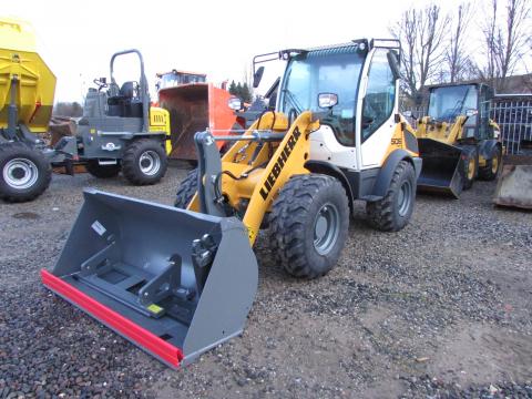 Liebherr L 506 C Compact  – Seitenansicht links (Bild 2)