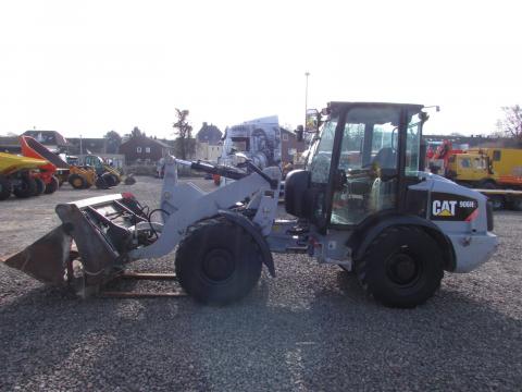 Caterpillar 906 H2 – Frontansicht (Bild 1)