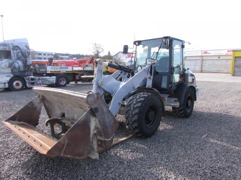 Caterpillar 906 H2 – Seitenansicht links (Bild 2)