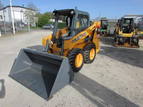 Mustang / Gehl / Manitou 1350 R  (Kein Bobcat)  – Heckansicht (Bild 4)