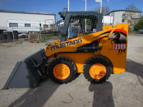 Mustang / Gehl / Manitou 1350 R  (Kein Bobcat)  – Innenraum (Bild 5)