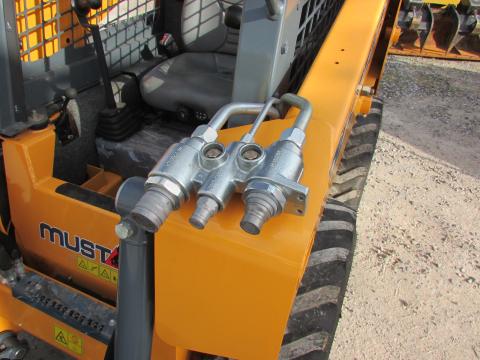 Mustang / Gehl / Manitou 1350 R  (Kein Bobcat)  – Einsatz auf Baustelle (Bild 9)