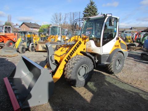 Liebherr L 506 Compact  – Seitenansicht links (Bild 2)