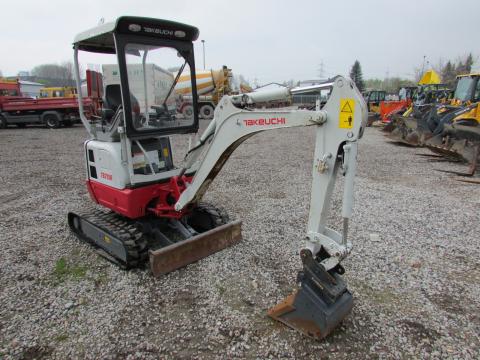 Takeuchi TB 215 R  – Seitenansicht rechts (Bild 3)