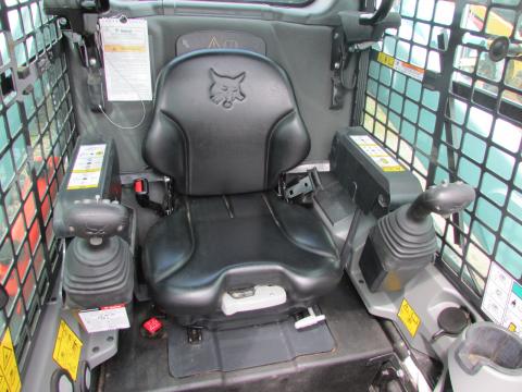 Bobcat T770 – Seitenansicht links (Bild 14)